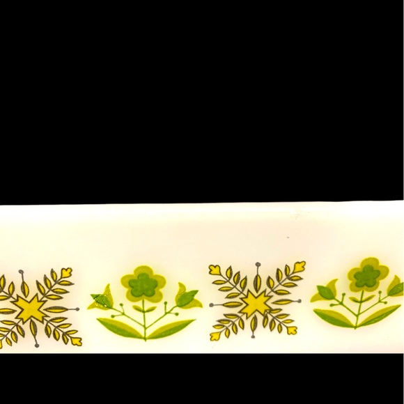 Vintage Fire King Green Garden Meadow Casserole Dish - 1 qt. - Picture 6 of 10